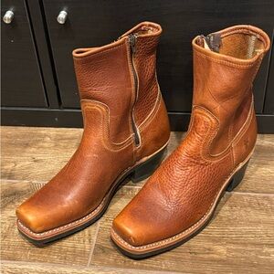 Like New Vintage Frye Cavalry Zip Ankle Boots 77345 Sz 8 Made in USA